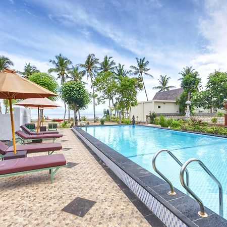Putri Nusa Beach Ped Exteriör bild